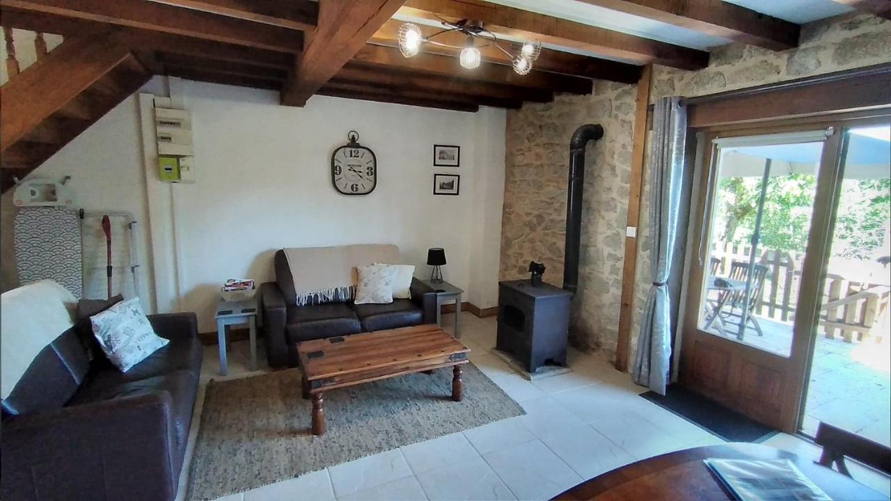 Character 2 Bed Cottage Within Walking Distance Of Bar/Restaurants Piegut-Pluviers Luaran gambar