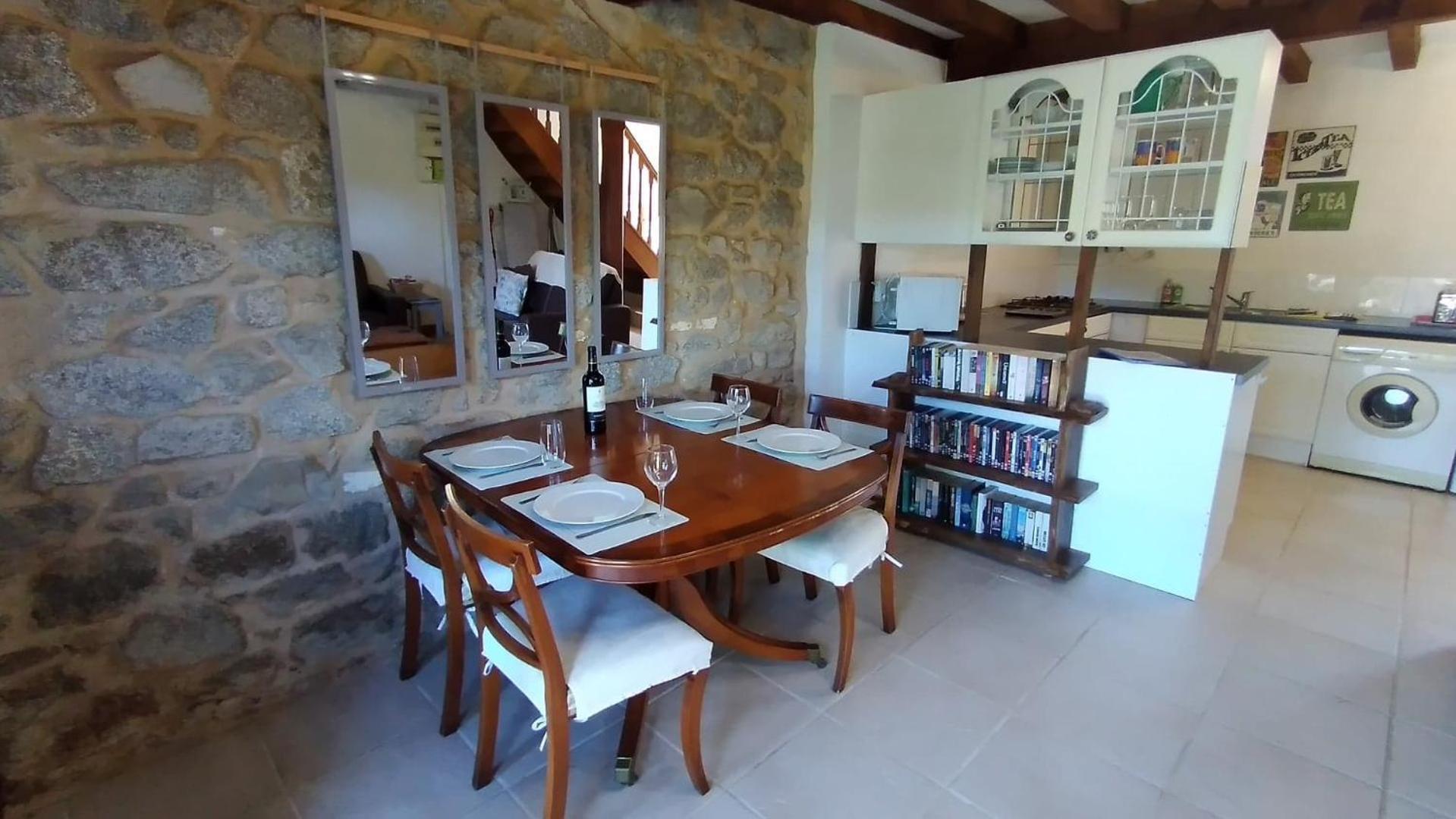 Character 2 Bed Cottage Within Walking Distance Of Bar/Restaurants Piegut-Pluviers Luaran gambar
